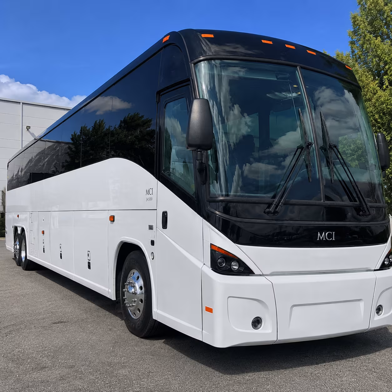 newport news williamsburg international airport phf bus transfers